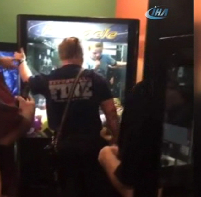 Çocuk Oyun Makinesinin İçinde Mahsur Kaldı