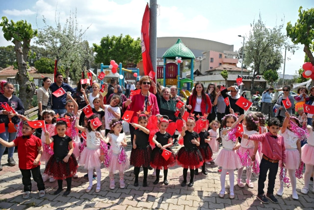 Minik Yüreklerde 23 Nisan Sevinci