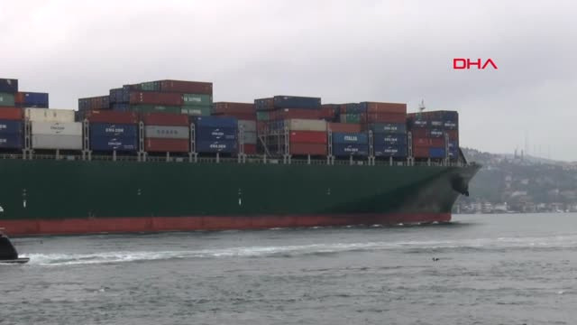 İstanbul- Dev Kargo Gemisi İstanbul Boğazı’ndan Geçti
