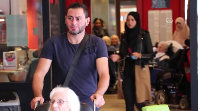 Hollanda’da Huzurevi ve Mülteci Kampında Bayram Şenliği