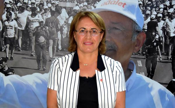 İzmir’in 15 İlçesinde Kadınların Aday Gösterilmesini İstedi