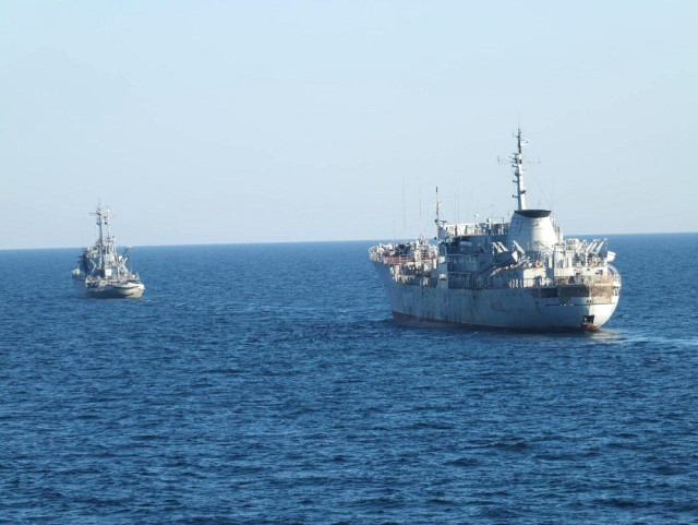 Ukrayna Gemileri Rus Deniz Sularında İlerliyor