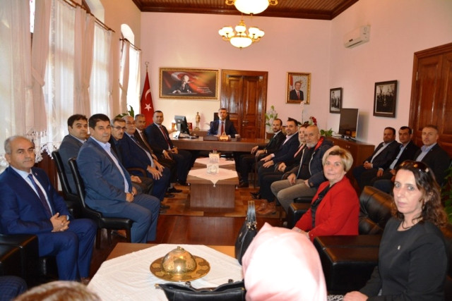 AK Parti Edremit İlçe Yönetiminden Kaymakam Sırmalı’ya Ziyaret