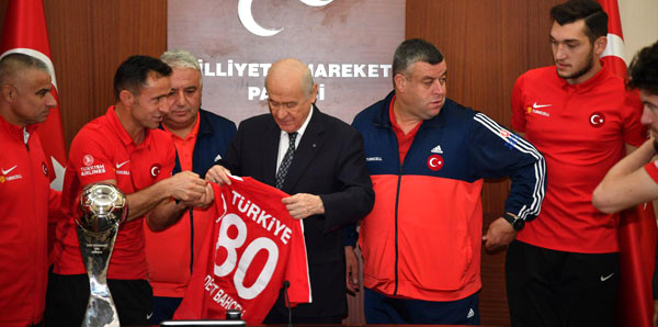 Ampute Milli Takımımız, MHP Lideri Devlet Bahçeli’yi Ziyaret Etti