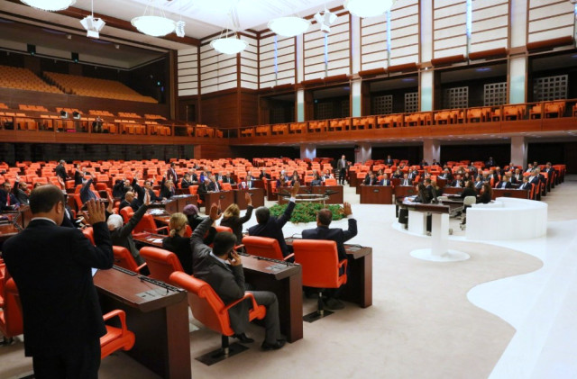 İYİ Parti’nin ‘Asgari Ücretliden Vergi Alınmasın’ Araştırma Önergesi Reddedildi