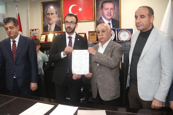 CHP’li Eski İl Başkanı ve 120 Kişi İstifa Ederek, AK Parti’ye Geçti