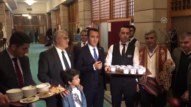 Meclis’te Burdur Milletvekillerinden Salep İkramı