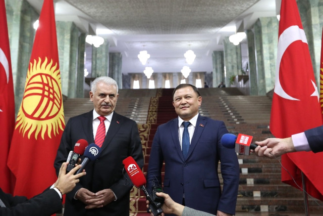 TBMM Başkanı Yıldırım, Kırgızistan’da Basın Toplantısı Düzenledi
