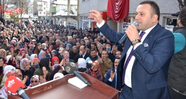 31 Mart Seçimleri İçin Aday Gösterilmeyen AK Parti’li Belediye Başkanı, Partisinden İstifa Etti