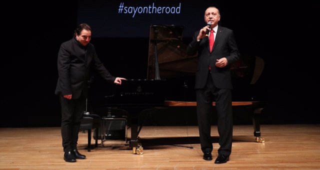 Erdoğan’ın, Piyanist Fazıl Say’ın Konserine Gitmesi Sosyal Medyayı İkiye Böldü