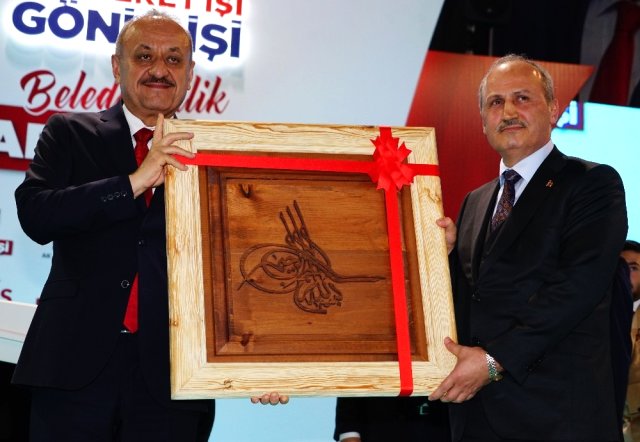 Ulaştırma ve Altyapı Bakanı Mehmet Cahit Turhan;