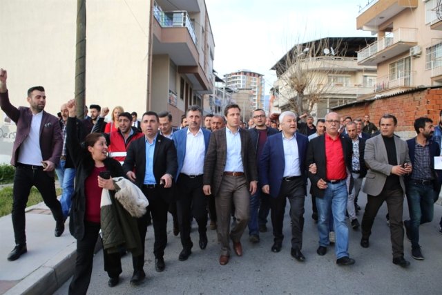 Kılıçdaroğlu, Bayraklı’da Yaralanan CHP’li Gençleri Aradı