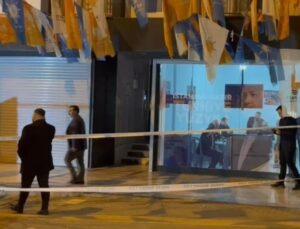 İstanbul Valiliği açıkladı! AK Parti seçim ofisine saldıran 2 şahsa gözaltı