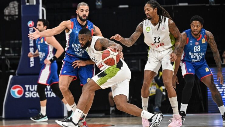 Anadolu Efes’ten Manisa’ya 20 sayı fark