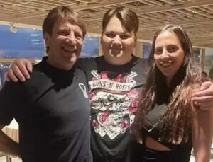 Kaya Çilingiroğlu, çocukları Zehra ve Kaya’nın küçüklük fotoğrafını paylaştı