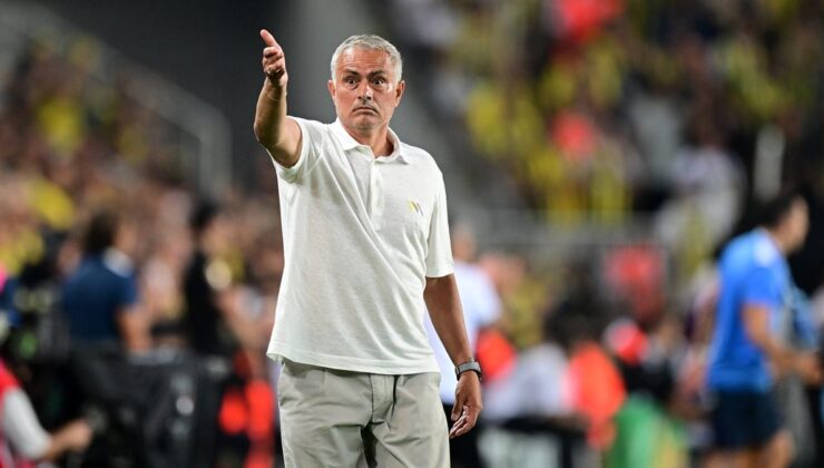 Jose Mourinho: Okan Buruk kart görmüyor ancak ben görüyorum