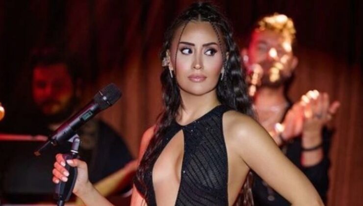 Müzikçi Hande Ünsal transparan tulumunun kurbanı oldu! Biçimine yorum yağdı