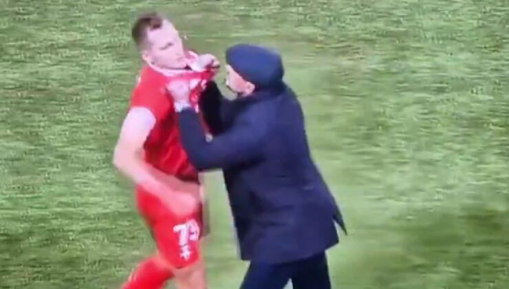 Teknik yönetici, kırmızı kart gören oyuncusuna saldırdı