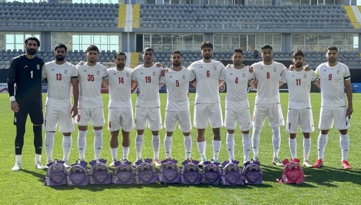 İran Ulusal Futbol Grubu’ndan, ölen çocuklar için ‘çocuk sırt çantalı’ ileti