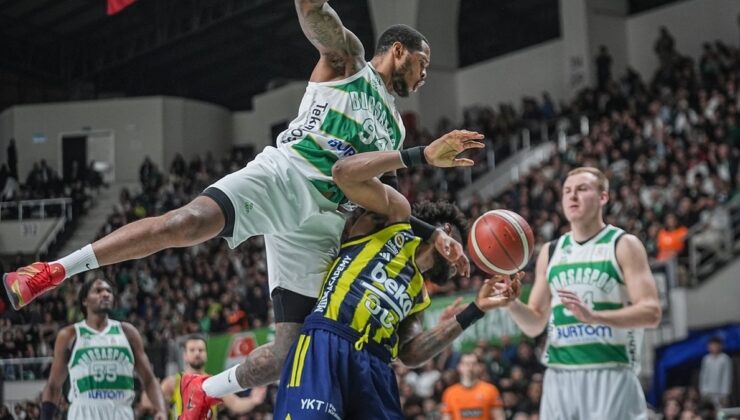 Bursaspor konutunda Fenerbahçe’yi devirdi
