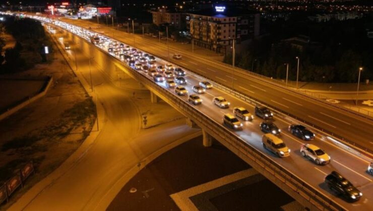 43 ilin geçiş noktası Kırıkkale’de gece saatlerinde yoğunluk tepe yaptı